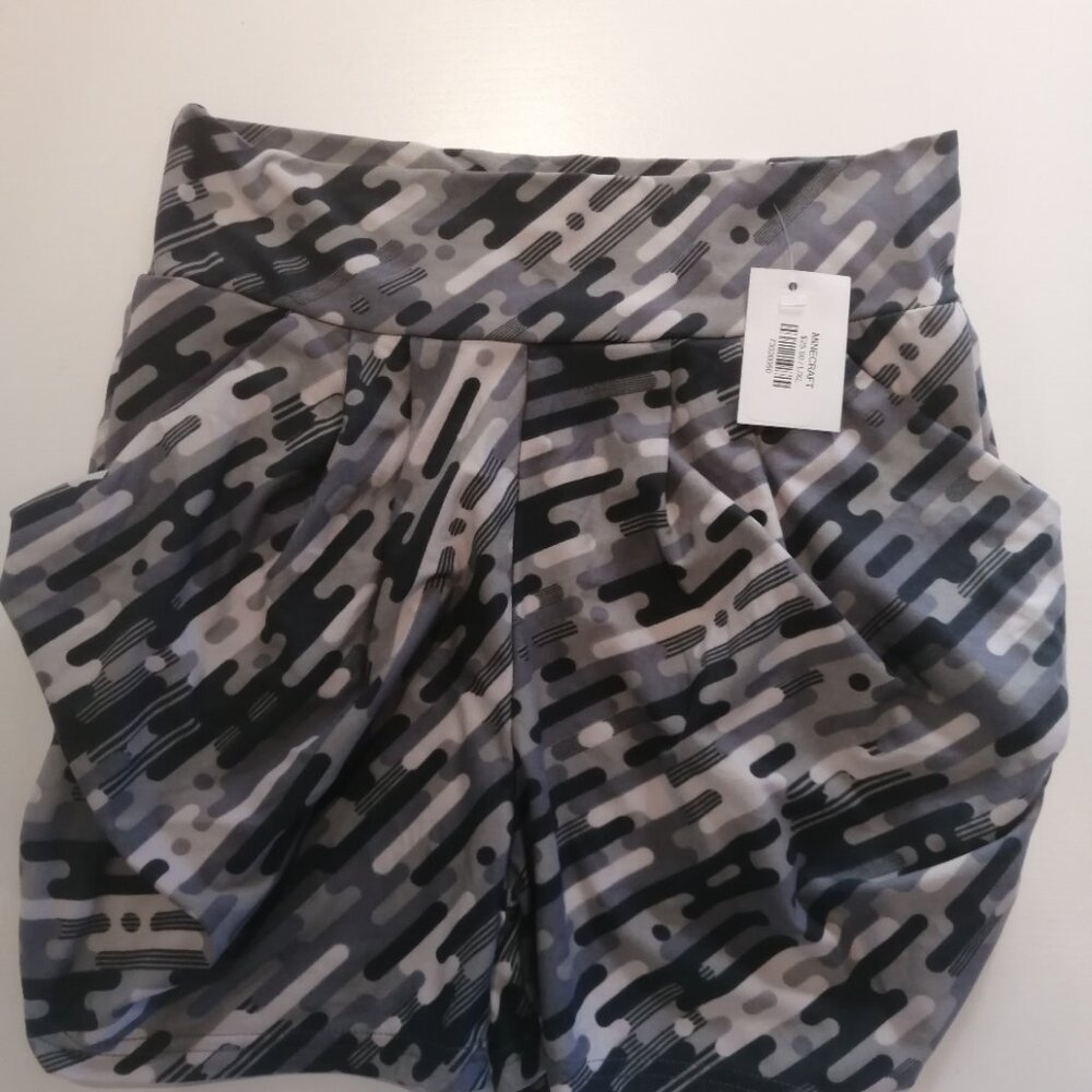 Harem Shorts - Picture 5 of 7